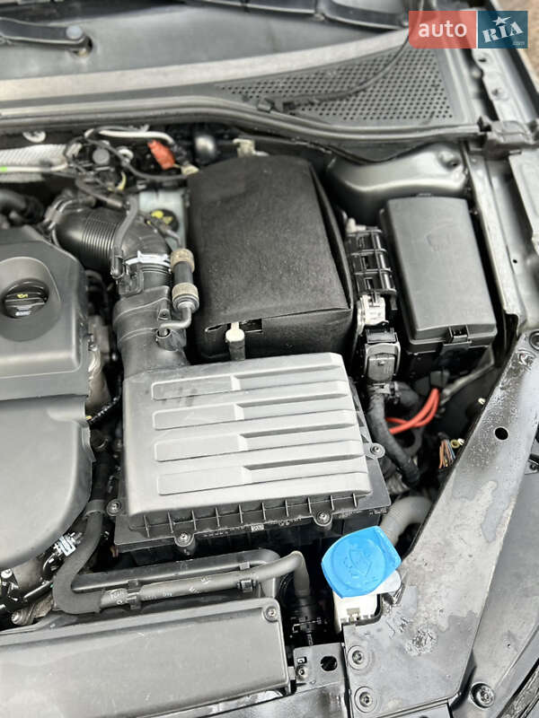 Універсал Volkswagen Passat 2015 в Харкові