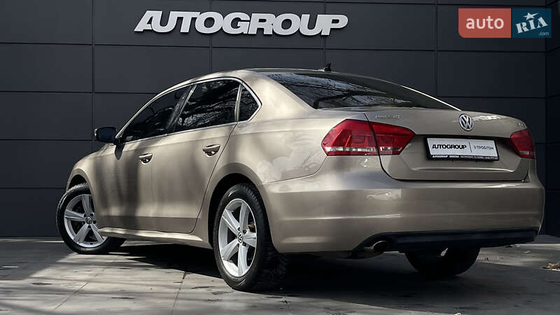 Седан Volkswagen Passat 2014 в Одесі
