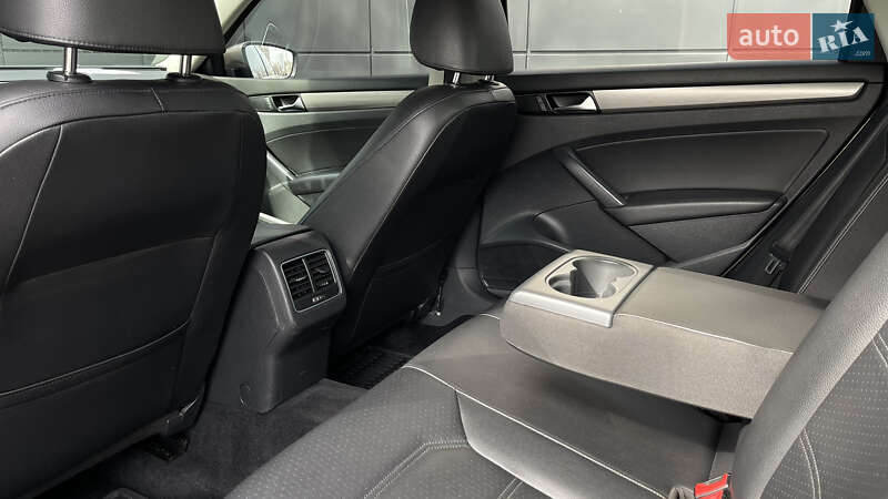 Седан Volkswagen Passat 2014 в Одесі