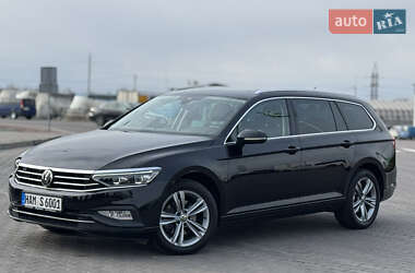 Універсал Volkswagen Passat 2021 в 