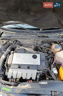 Седан Volkswagen Passat 1996 в Бердичеве