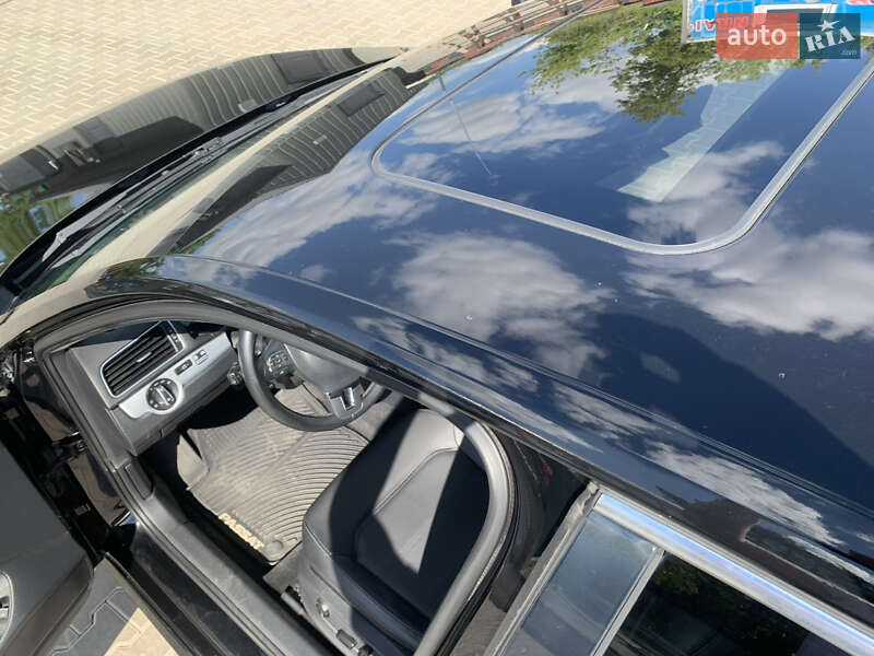 Седан Volkswagen Passat 2012 в Ровно