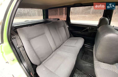 Універсал Volkswagen Passat 1992 в 