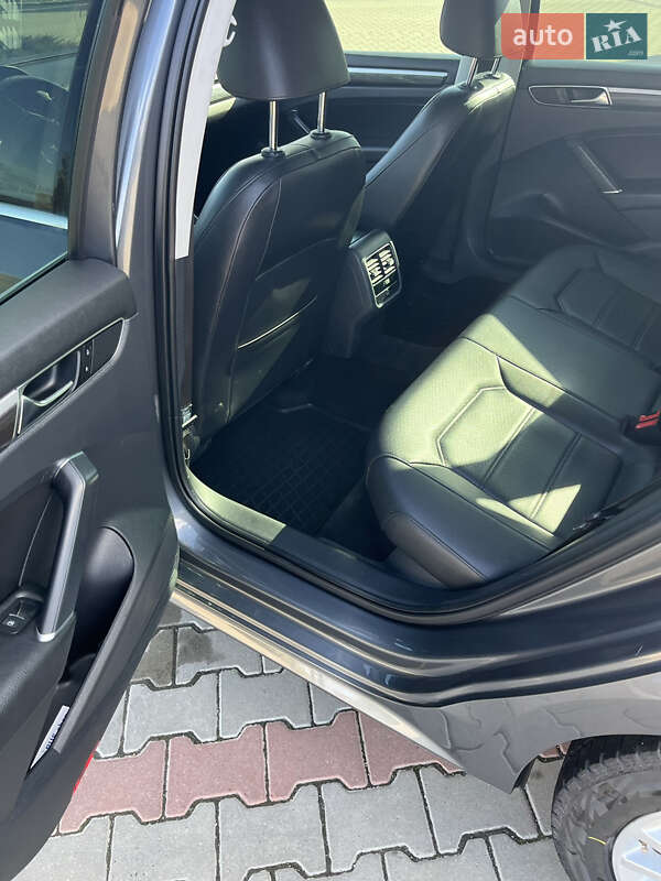 Седан Volkswagen Passat 2017 в Ужгороде