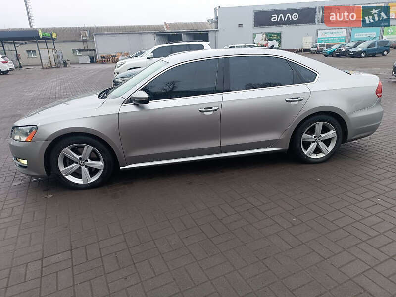 Седан Volkswagen Passat 2012 в Павлограді