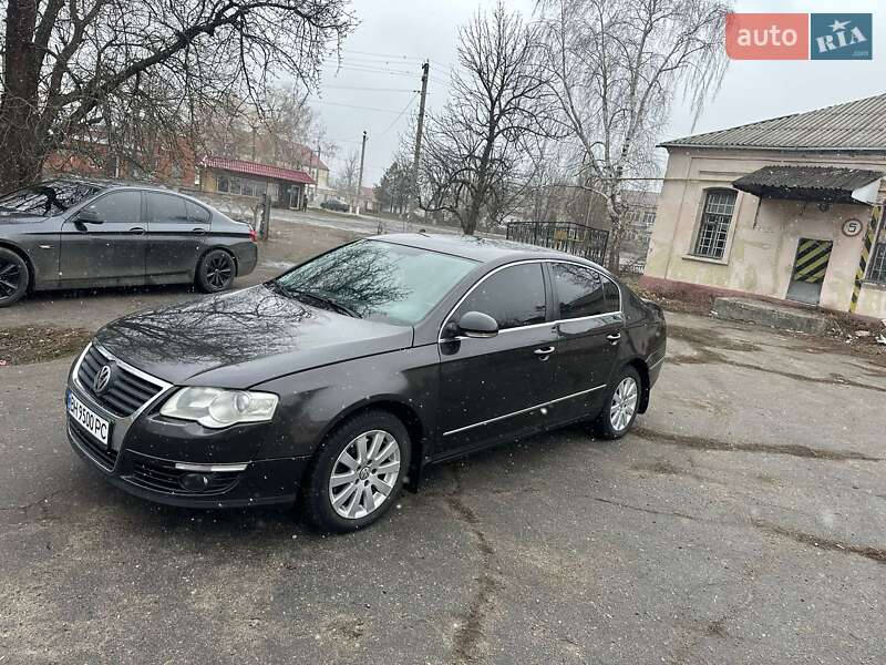 Седан Volkswagen Passat 2005 в Кегичевке