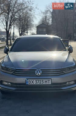 Седан Volkswagen Passat 2017 в Хмельницькому