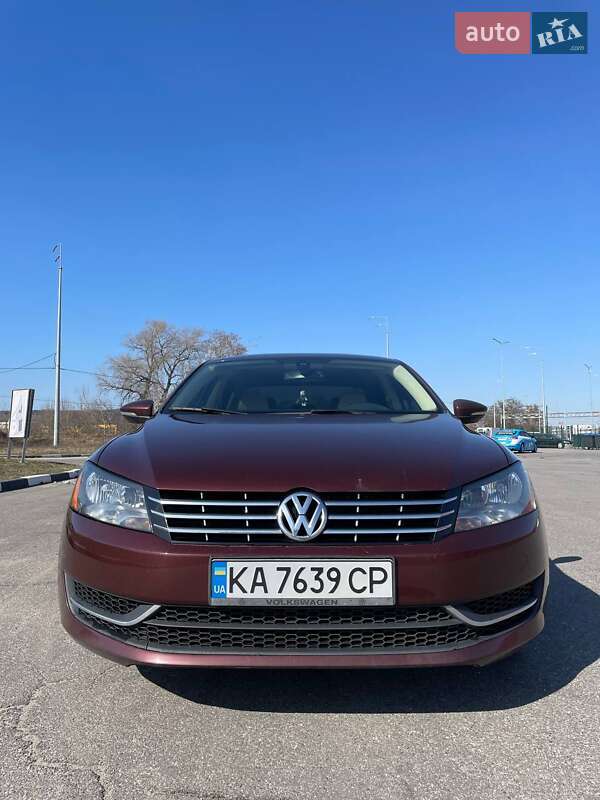 Седан Volkswagen Passat 2012 в Києві