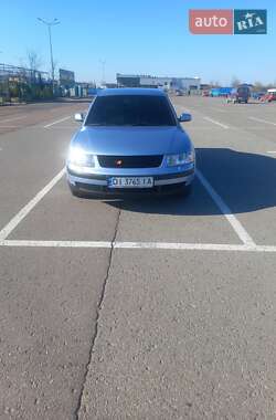 Седан Volkswagen Passat 2000 в 