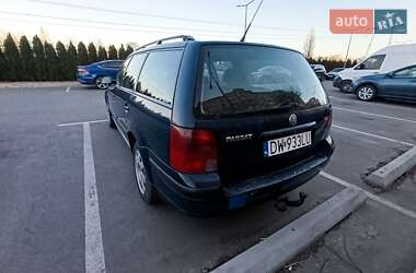 Универсал Volkswagen Passat 2000 в 