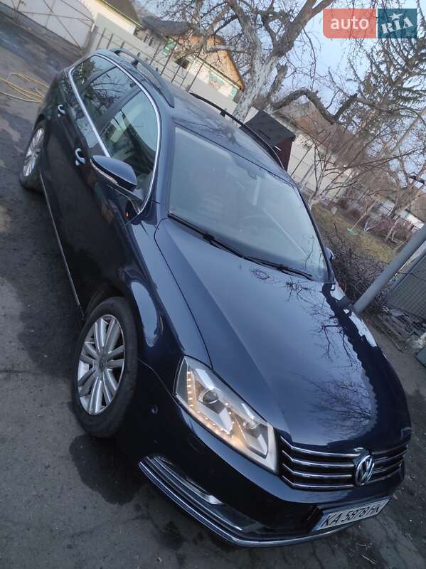 Універсал Volkswagen Passat 2011 в Вінниці