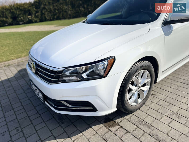 Седан Volkswagen Passat 2016 в Львові