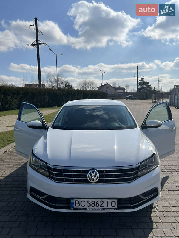 Седан Volkswagen Passat 2016 в Львові