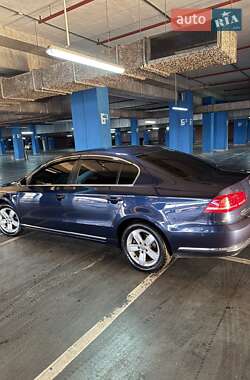 Седан Volkswagen Passat 2014 в 