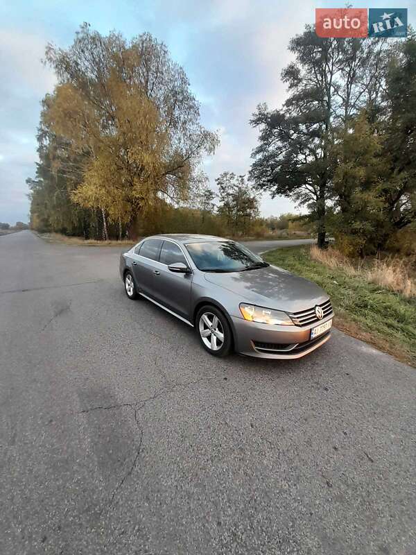 Седан Volkswagen Passat 2012 в Березане