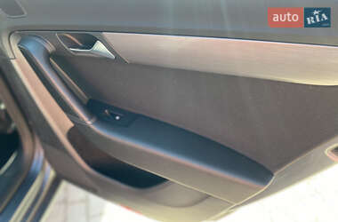Универсал Volkswagen Passat 2012 в 