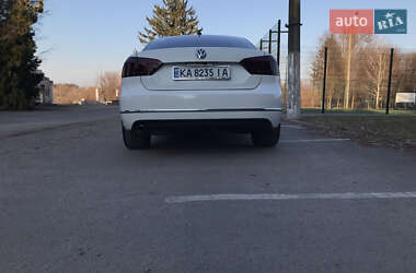 Седан Volkswagen Passat 2015 в 