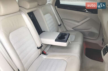 Седан Volkswagen Passat 2015 в 