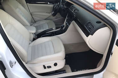 Седан Volkswagen Passat 2015 в 