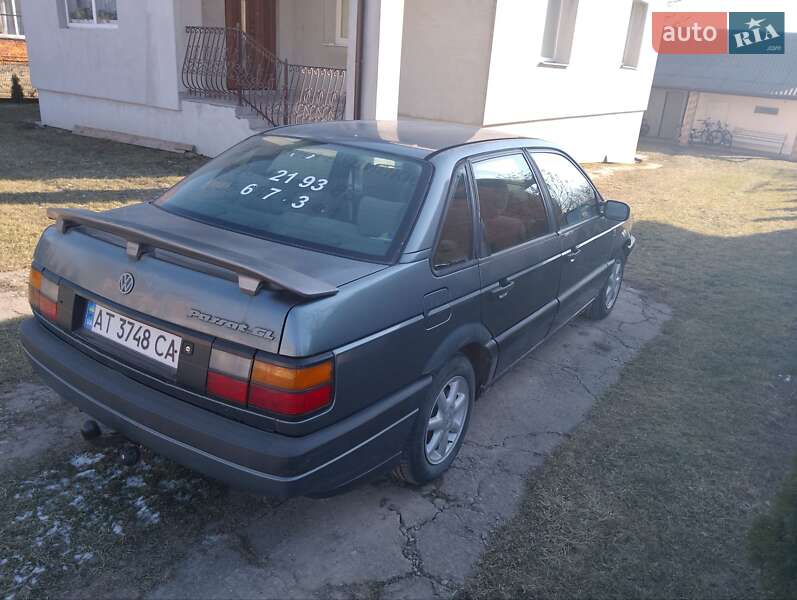 Седан Volkswagen Passat 1989 в Ивано-Франковске