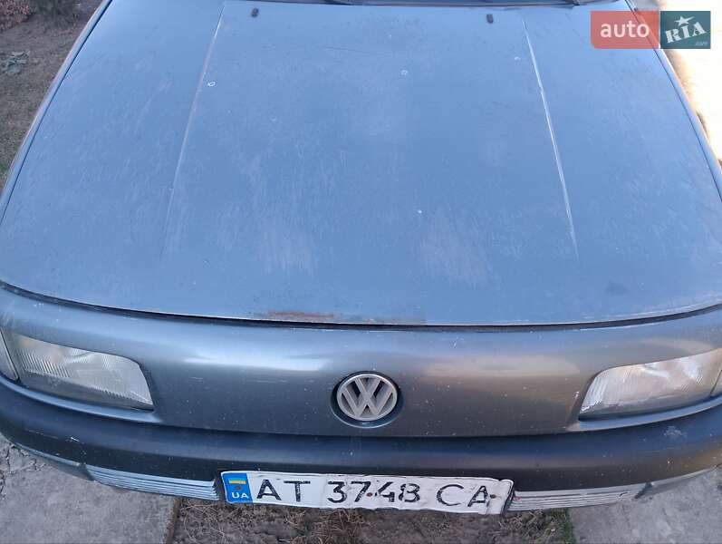 Седан Volkswagen Passat 1989 в Ивано-Франковске