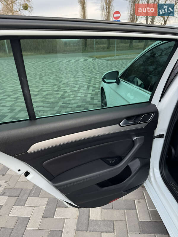 Универсал Volkswagen Passat 2015 в Каневе