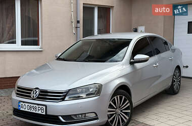 Седан Volkswagen Passat 2011 в 