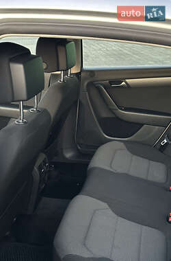 Седан Volkswagen Passat 2011 в 