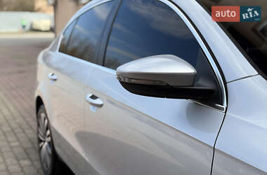 Седан Volkswagen Passat 2011 в 