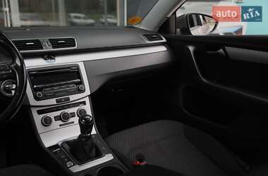 Седан Volkswagen Passat 2014 в 
