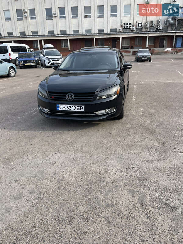 Седан Volkswagen Passat 2012 в Чернігові