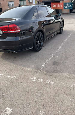 Седан Volkswagen Passat 2012 в 