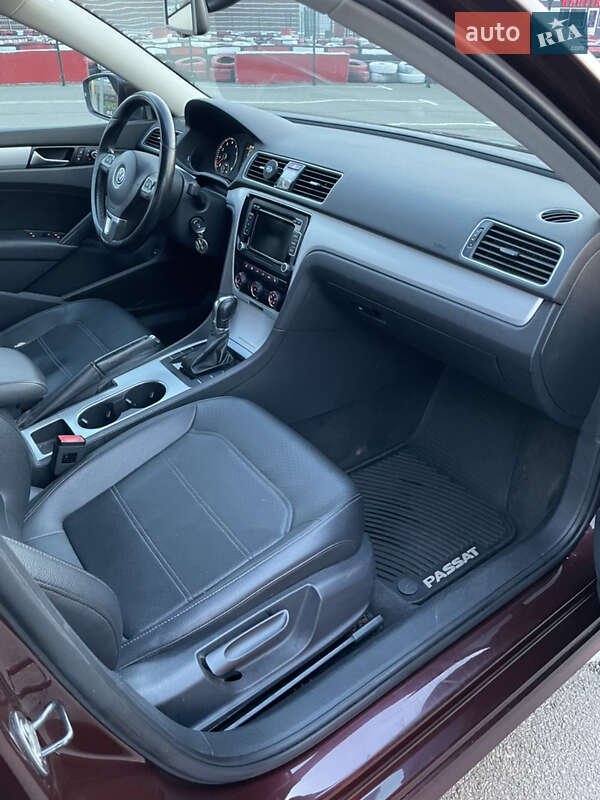 Седан Volkswagen Passat 2013 в Києві