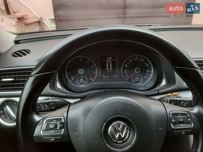Седан Volkswagen Passat 2012 в Тернополе