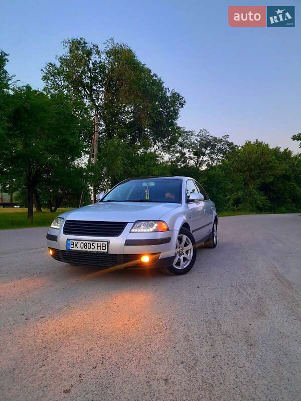 Седан Volkswagen Passat 2001 в Томашгороде