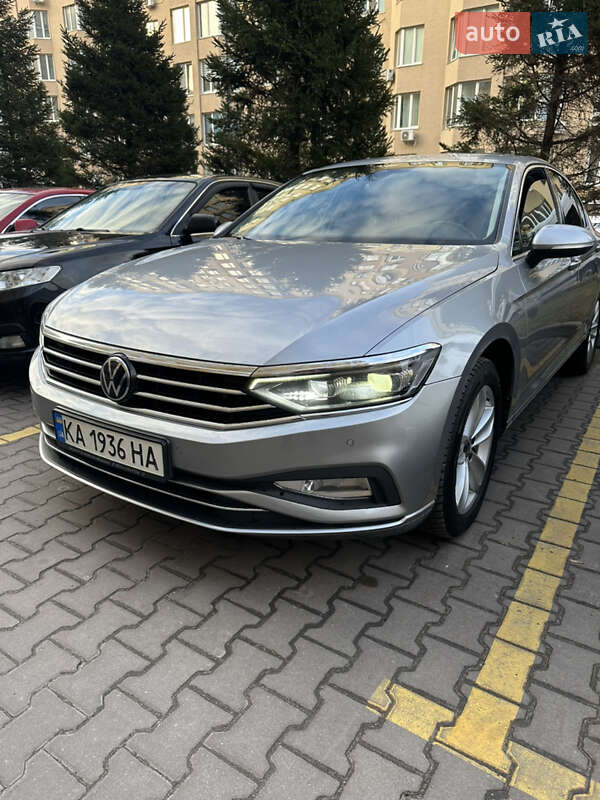 Седан Volkswagen Passat 2022 в 