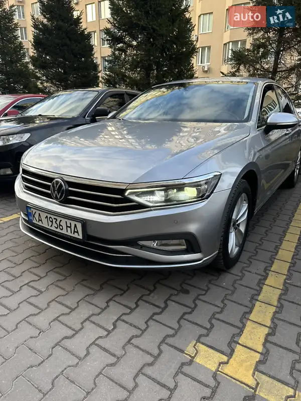 Седан Volkswagen Passat 2022 в 