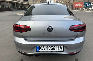Седан Volkswagen Passat 2022 в 