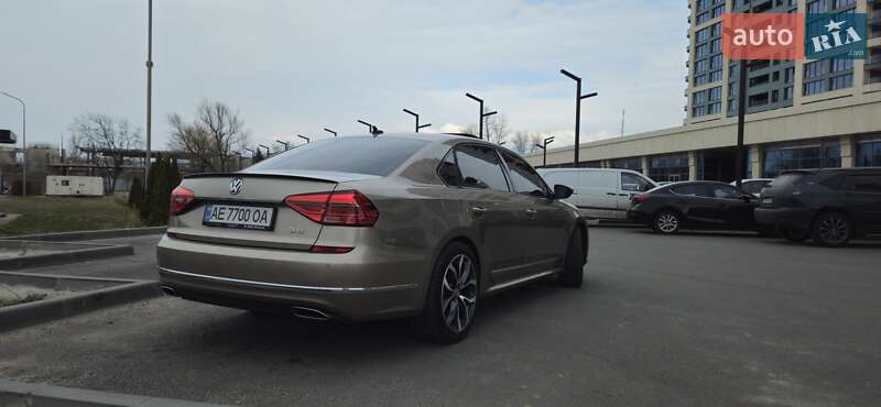 Седан Volkswagen Passat 2016 в Дніпрі