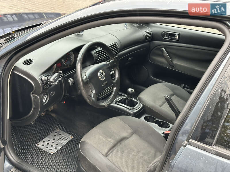 Универсал Volkswagen Passat 2002 в Ровно