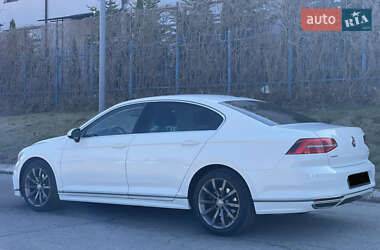 Седан Volkswagen Passat 2017 в 
