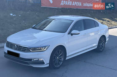 Седан Volkswagen Passat 2017 в 