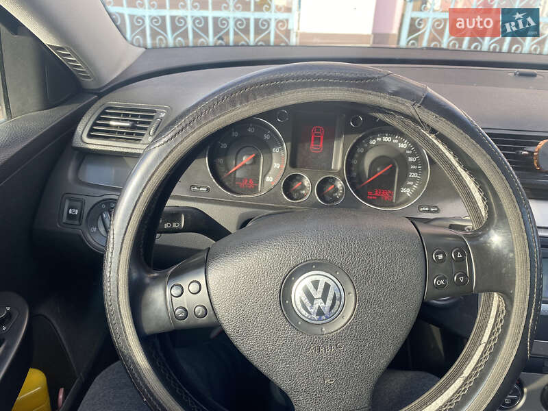 Универсал Volkswagen Passat 2007 в Коростене