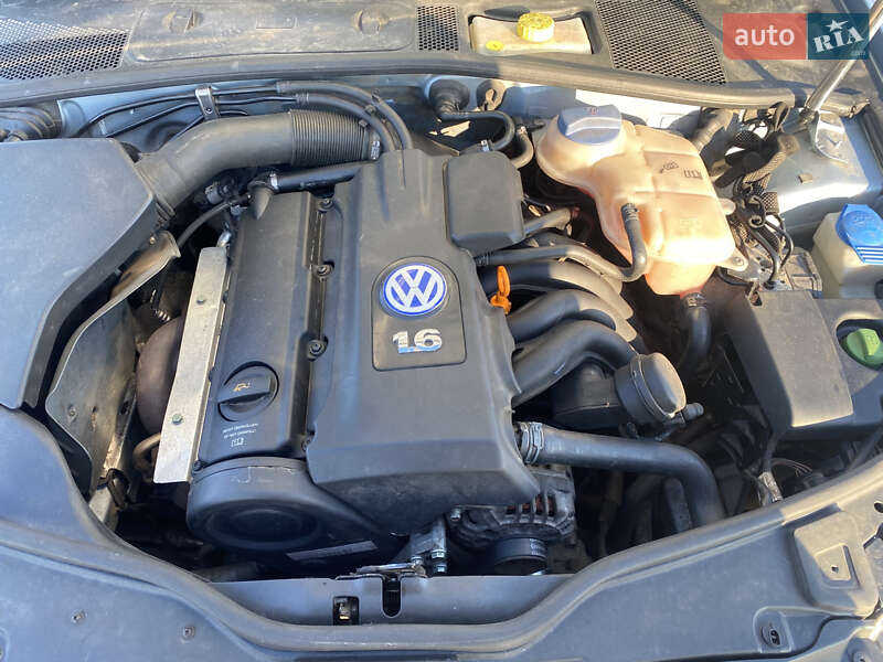 Седан Volkswagen Passat 2002 в Глухове