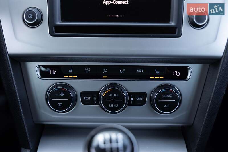 Універсал Volkswagen Passat 2015 в Луцьку