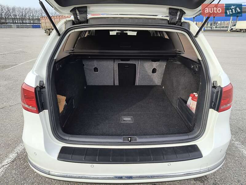 Универсал Volkswagen Passat 2012 в Днепре