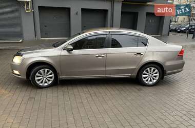 Седан Volkswagen Passat 2013 в 
