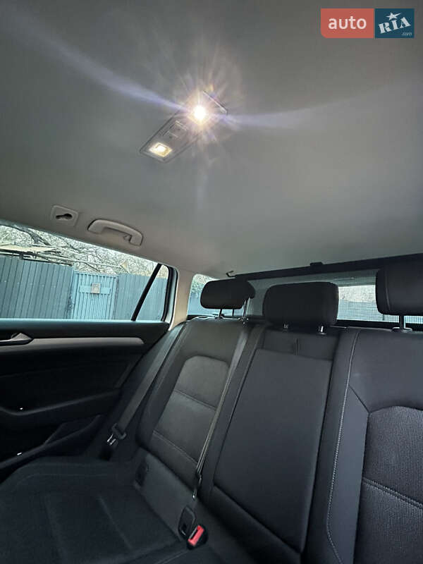 Универсал Volkswagen Passat 2015 в Ужгороде фото 13 Универсал Volkswagen Passat 2015 в Ужгороде