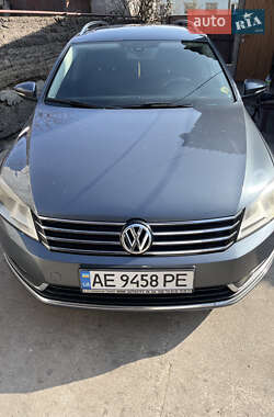 Універсал Volkswagen Passat 2012 в 