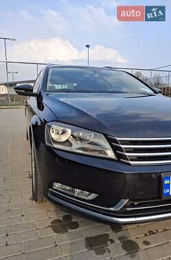 Універсал Volkswagen Passat 2011 в 
